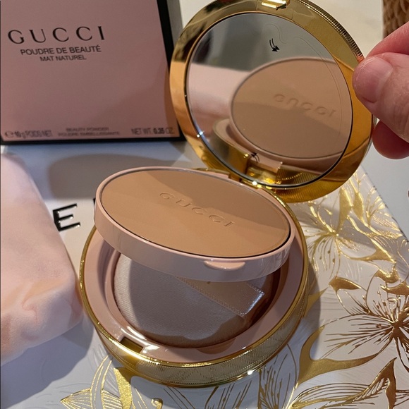 GUCCI 05, POUDRE DE BEAUTÉ MAT NATUREL FACE POWDER - Picture 6 of 16